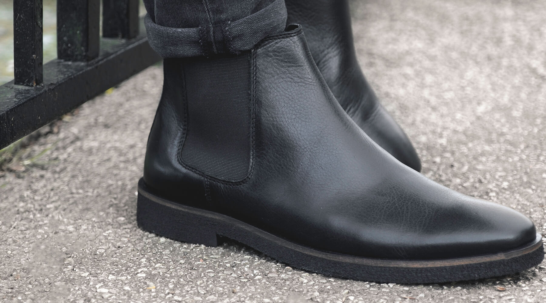 Walk London Hornchurch Boot in Black Leather