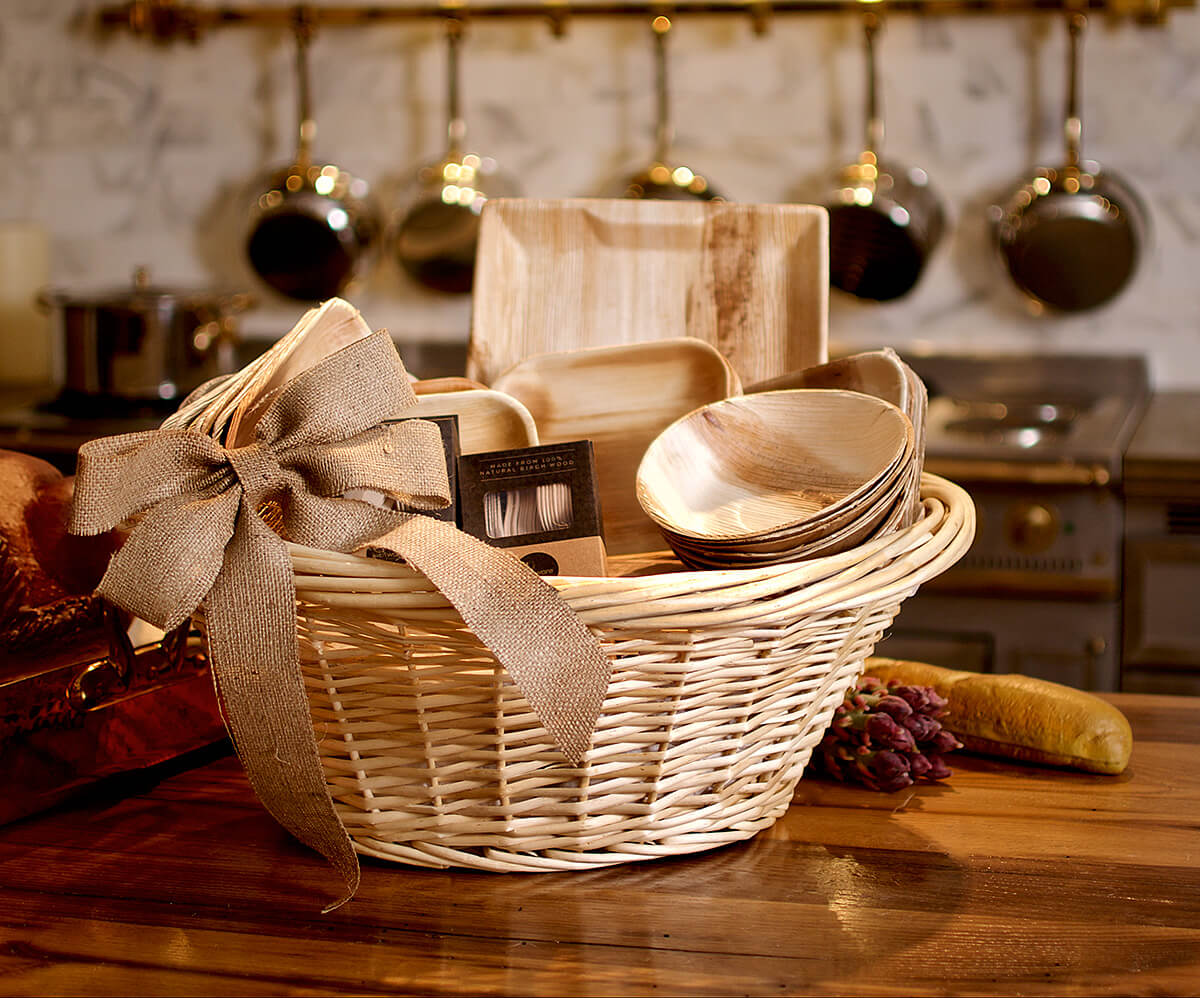 https://cdn.shopify.com/s/files/1/0252/3466/9665/products/Leafware-Holiday-Gift-Basket-300-Pieces-2.jpg?v=1649292281