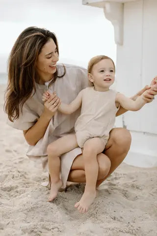 Ce qu'il faut emporter à la plage avec bébé