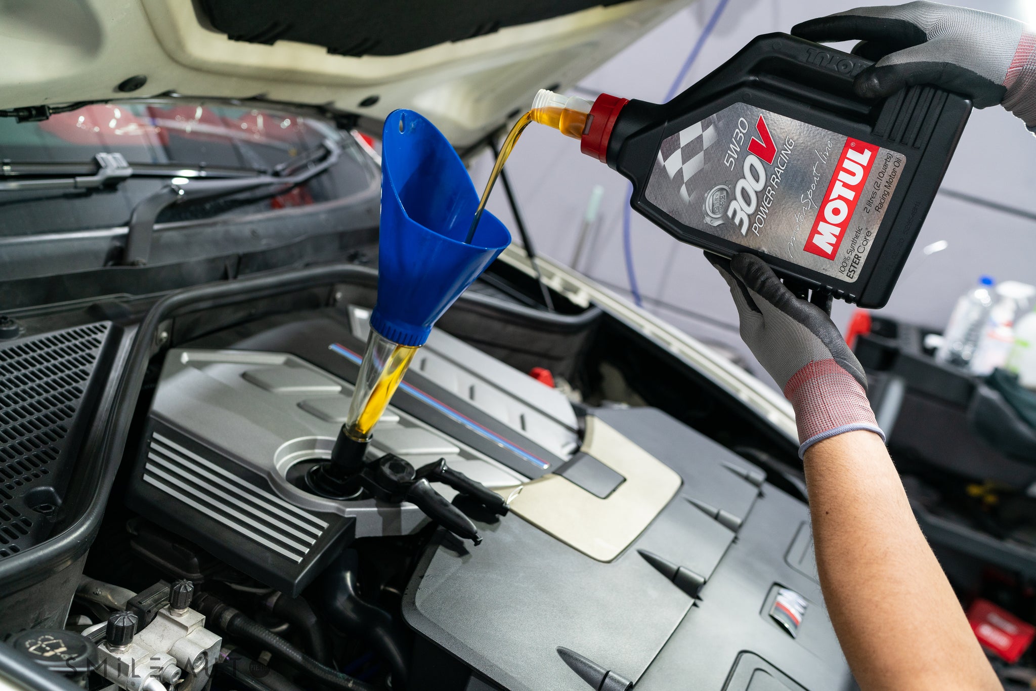 MOTUL 300V 5W30 5W40 Engine Oil Service Package BMW X5M