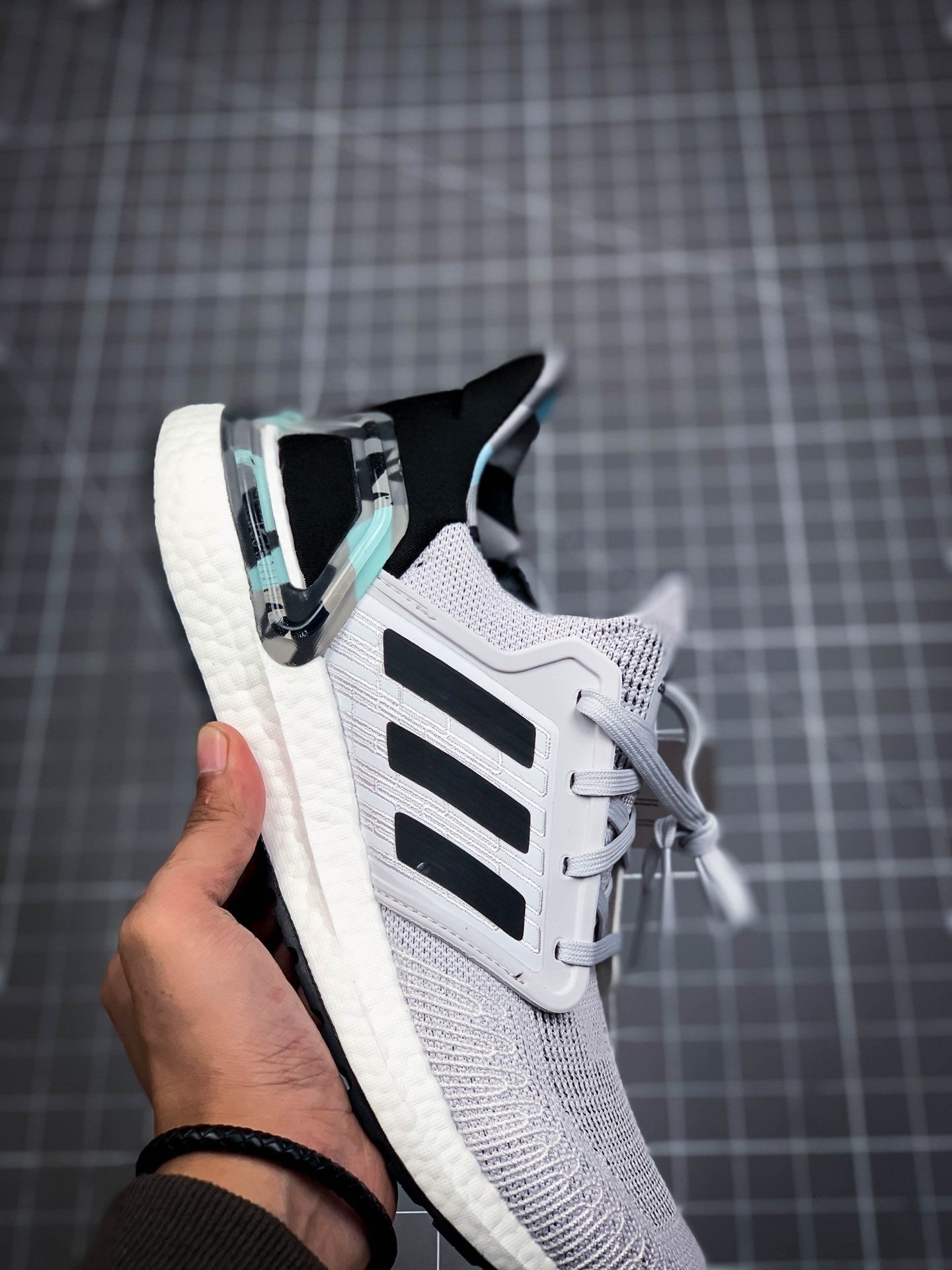 ultraboost fv8323