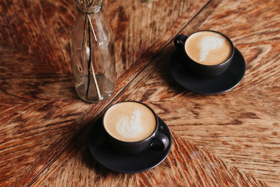 Cups of Ethiopian coffee and Kona coffee