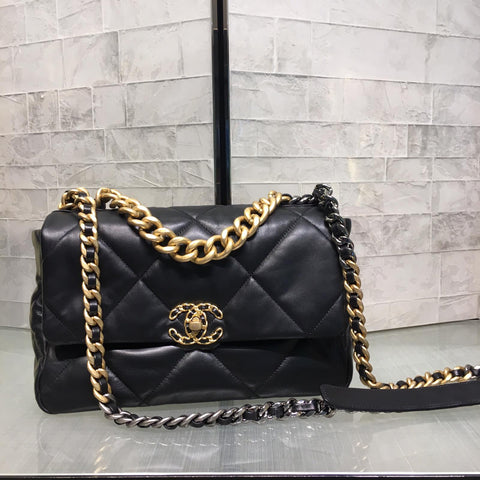 Chanel Fall-Winter 2019/2020 RTW, handbags & shoes – Anastasia ...