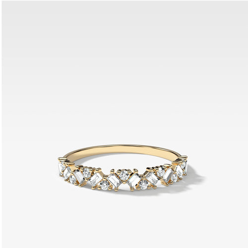 Petite Shared Prong Wedding Band with Oval Diamonds - GOODSTONE