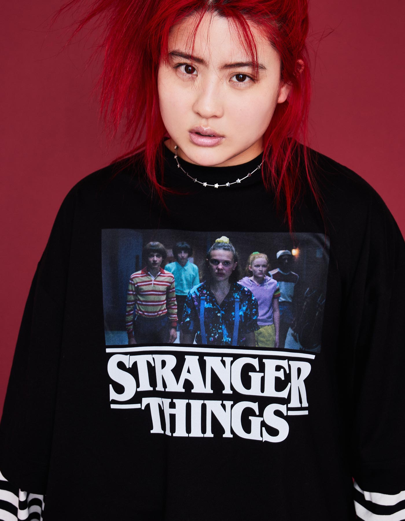 STRANGER THINGS Little Sunny Bite ビッグT Tシャツ | www.vinoflix.com