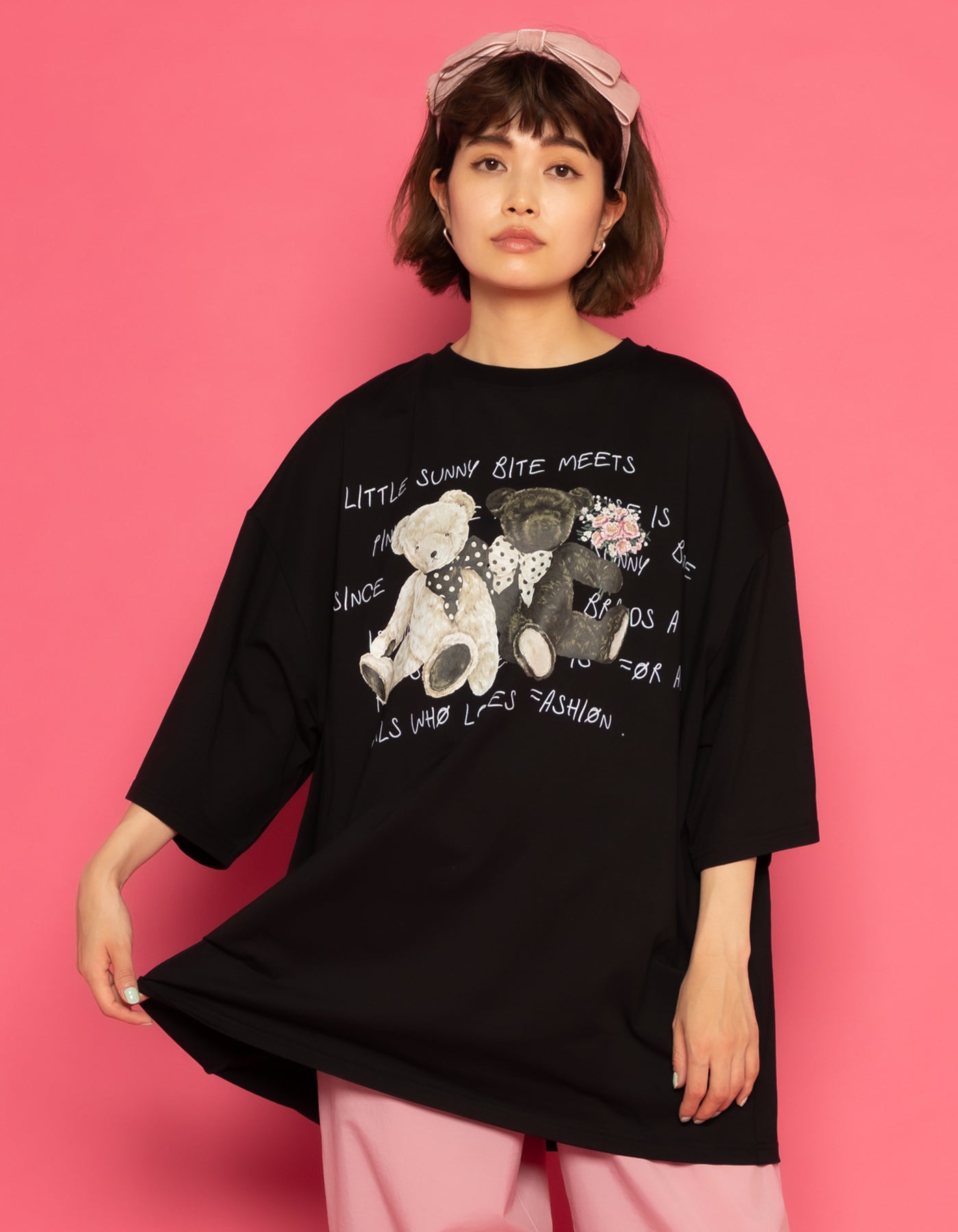 little sunny bite と pink house Bear message big tee / BLACK