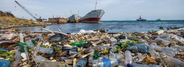 déchets en plastique dans l'océan