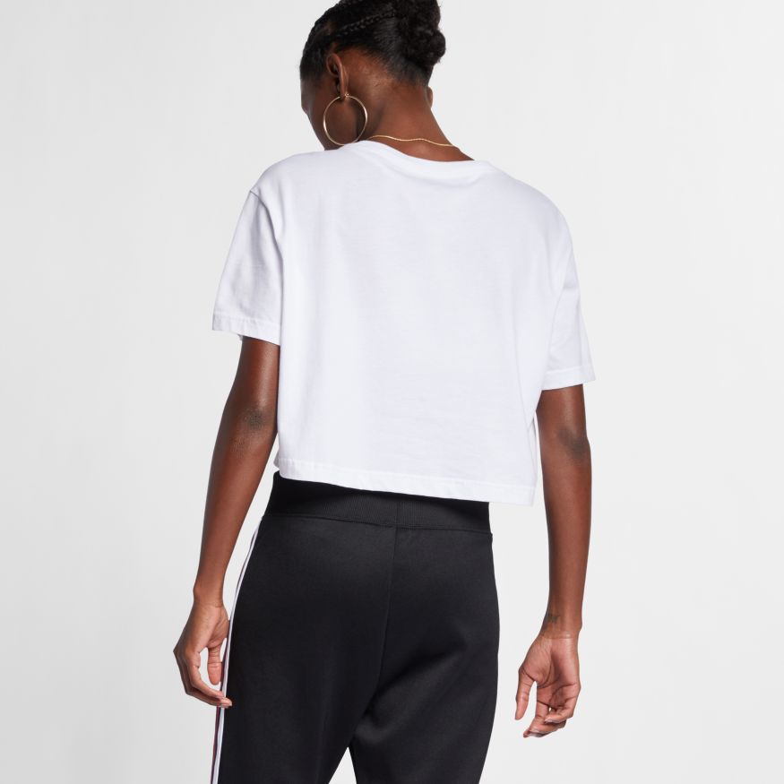 Nike Sportswear Essential Women's Cropped T-Shirt