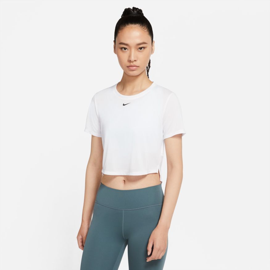 Nike Women's Standard Fit Short-Sleeve Cropped Top