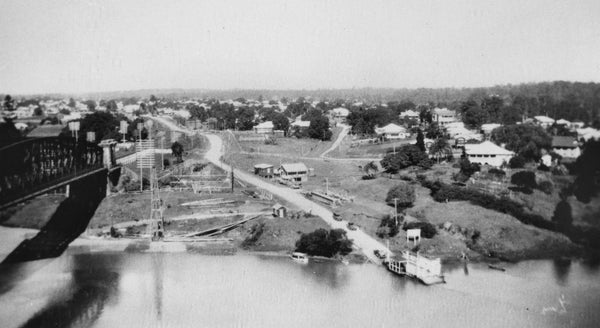 Cars boarding the Indooroopilly Ferry