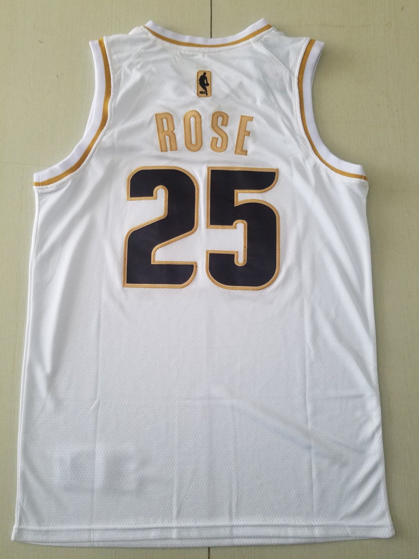 derrick rose jersey red