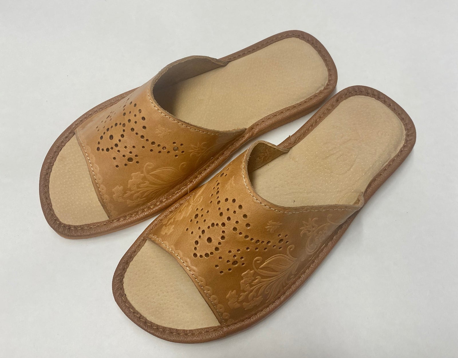 Women’s Leather Slippers – Polish Vibes
