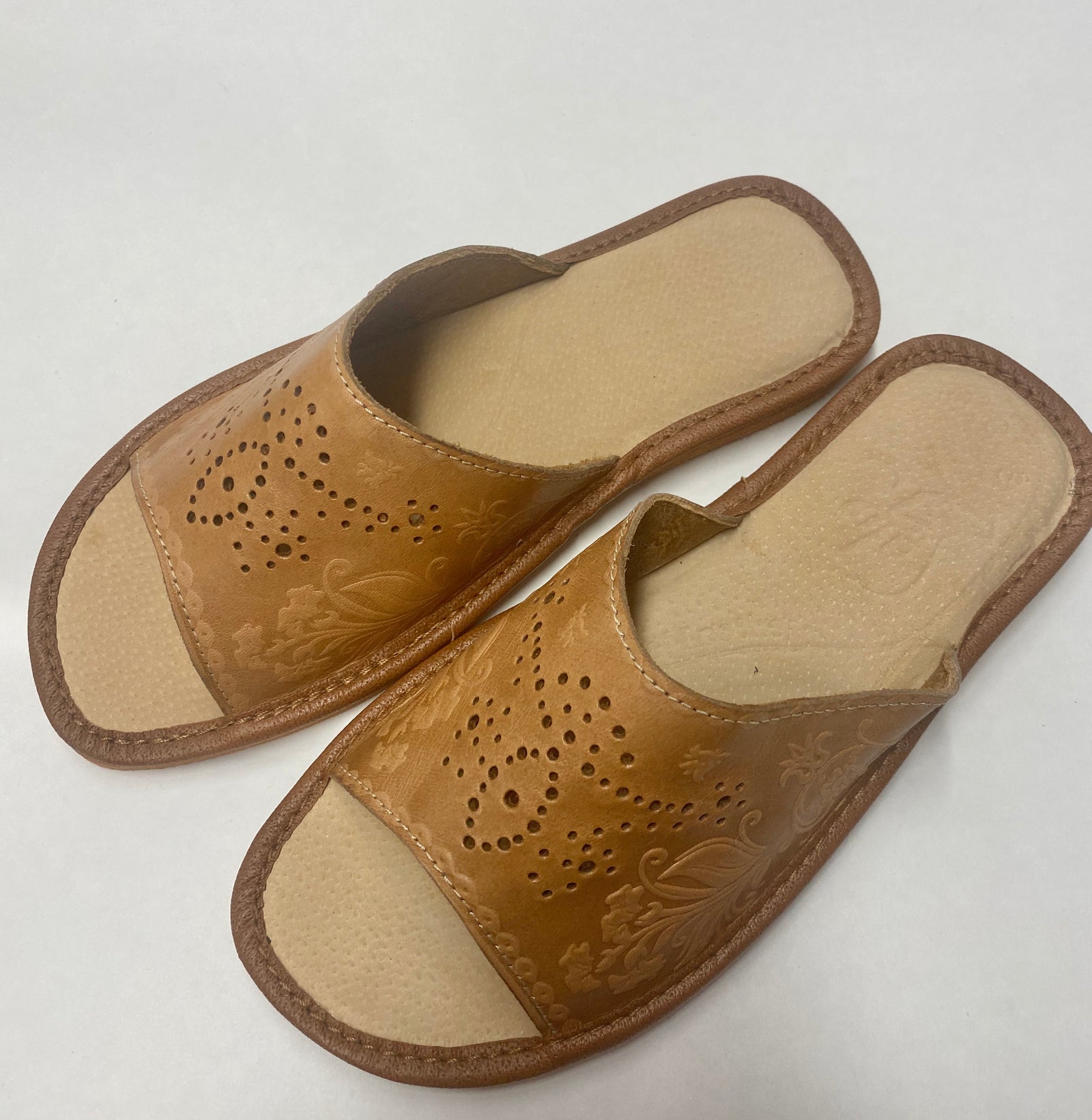 Women’s Leather Slippers – Polish Vibes