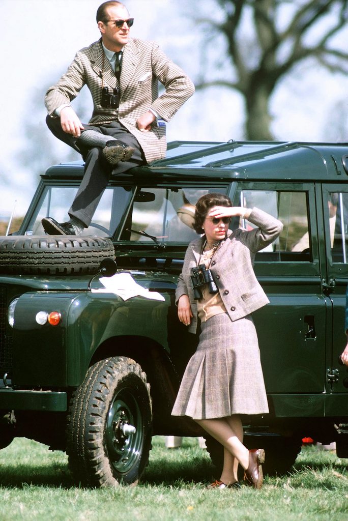 Stars and cars - Queen Elizabeth and Prince Philip - Land Rover - Stradale 