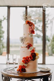 Beautiful wedding cakes made by SamBakingHigh with love