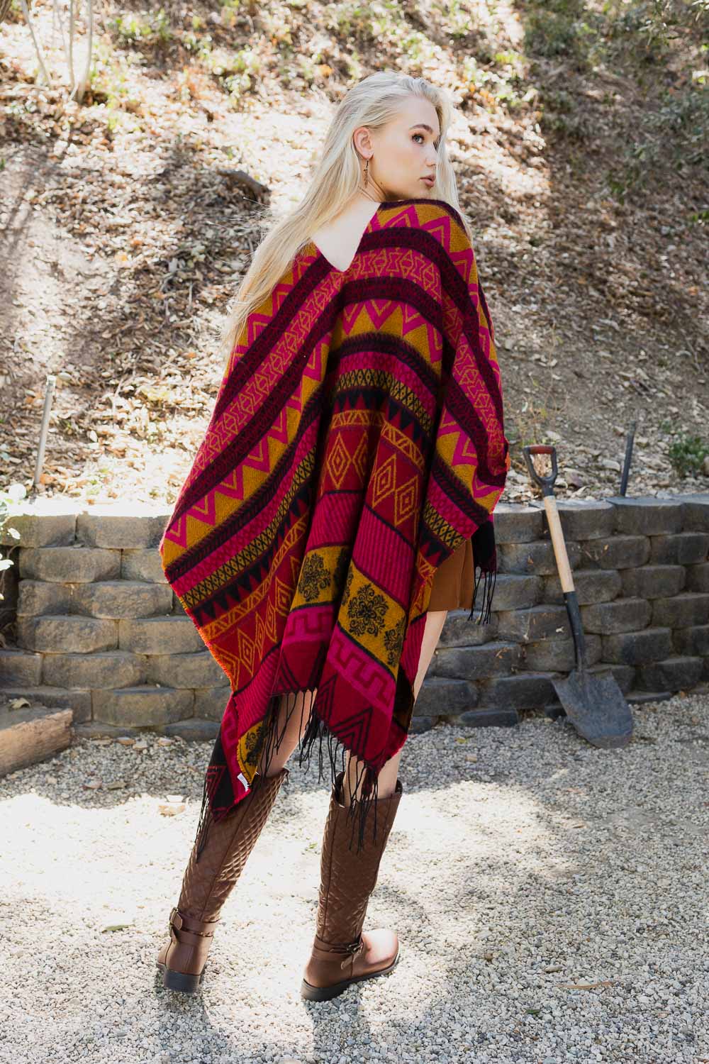 Voeding naast Zuidoost Aztec Inspired Go West Poncho – Thank you