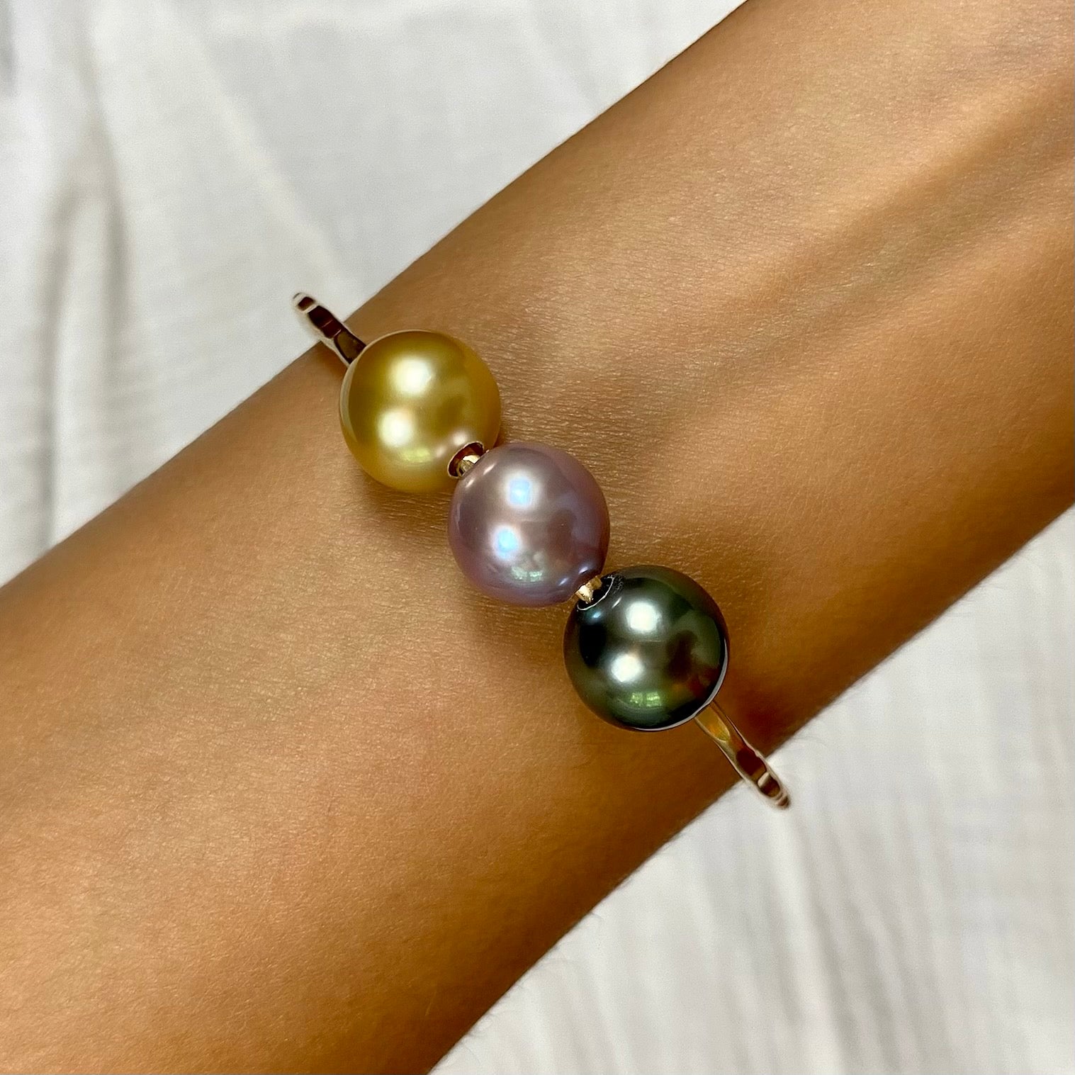 Image of Anuenue Pearl Bangle