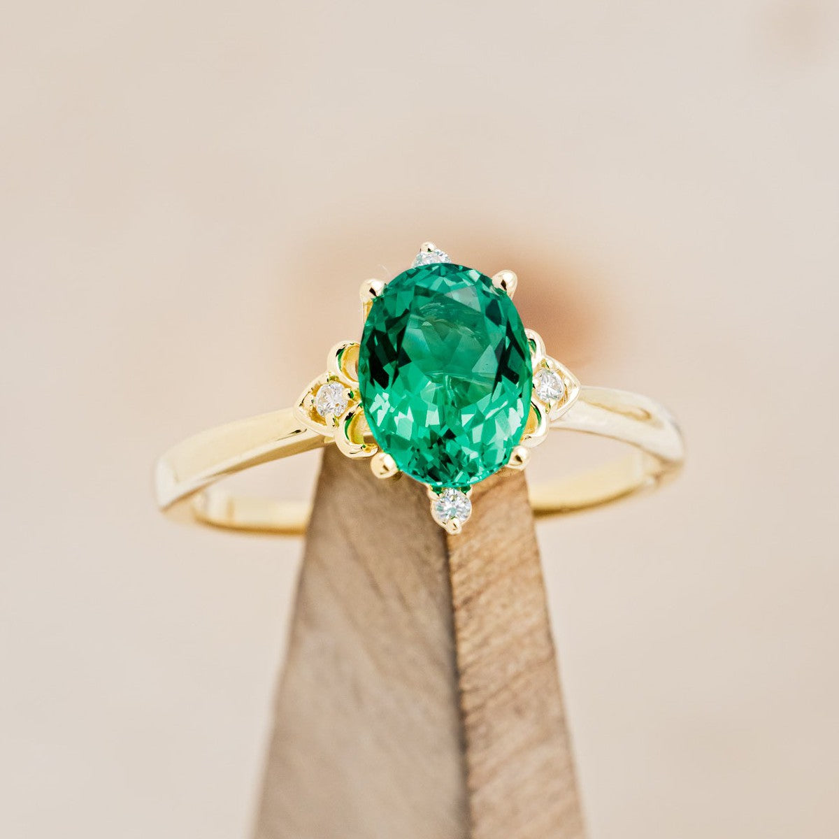 0.85ct Lab Grown Oval Cut Emerald And Diamond Ring GR124 – Commins & Co  Jewellers, Dublin