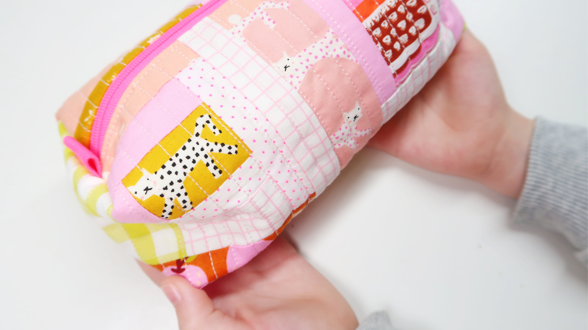 Scrappy Quilted Boxy Pouch - sewing pattern for beginners
