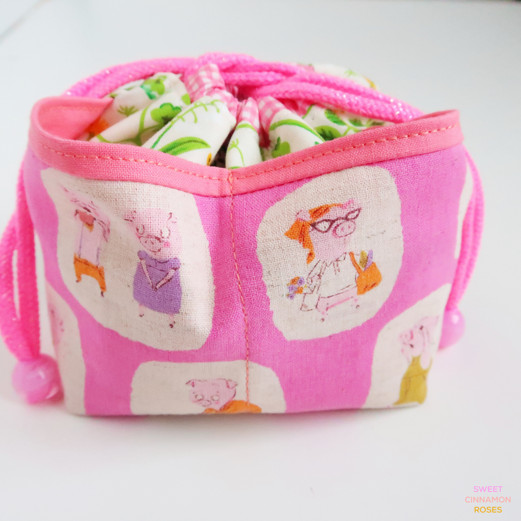 Sweet Cinnamon Roses - Wee Braw Bag, step-by-step sewing pattern