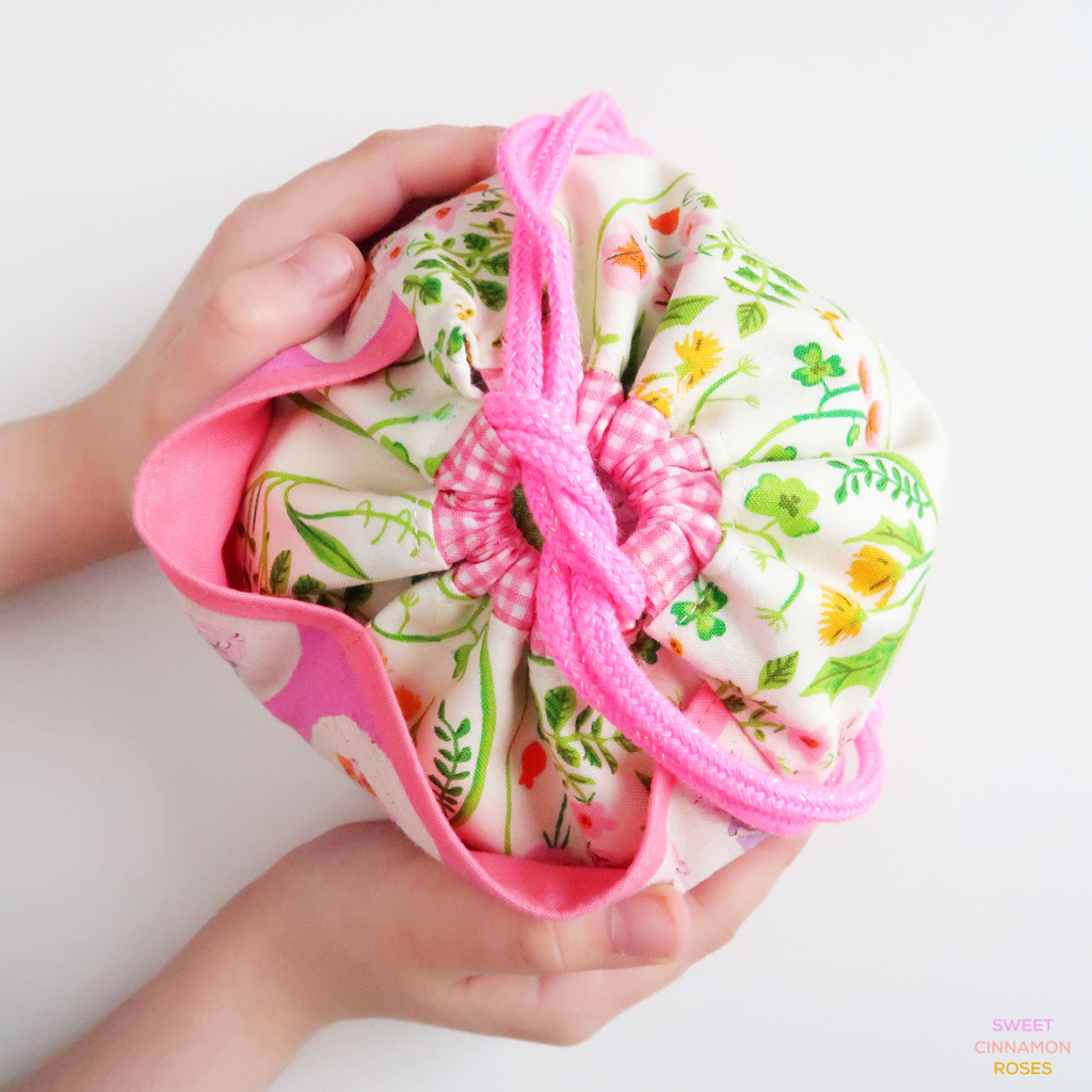 Sweet Cinnamon Roses - Wee Braw Bag, step-by-step sewing pattern