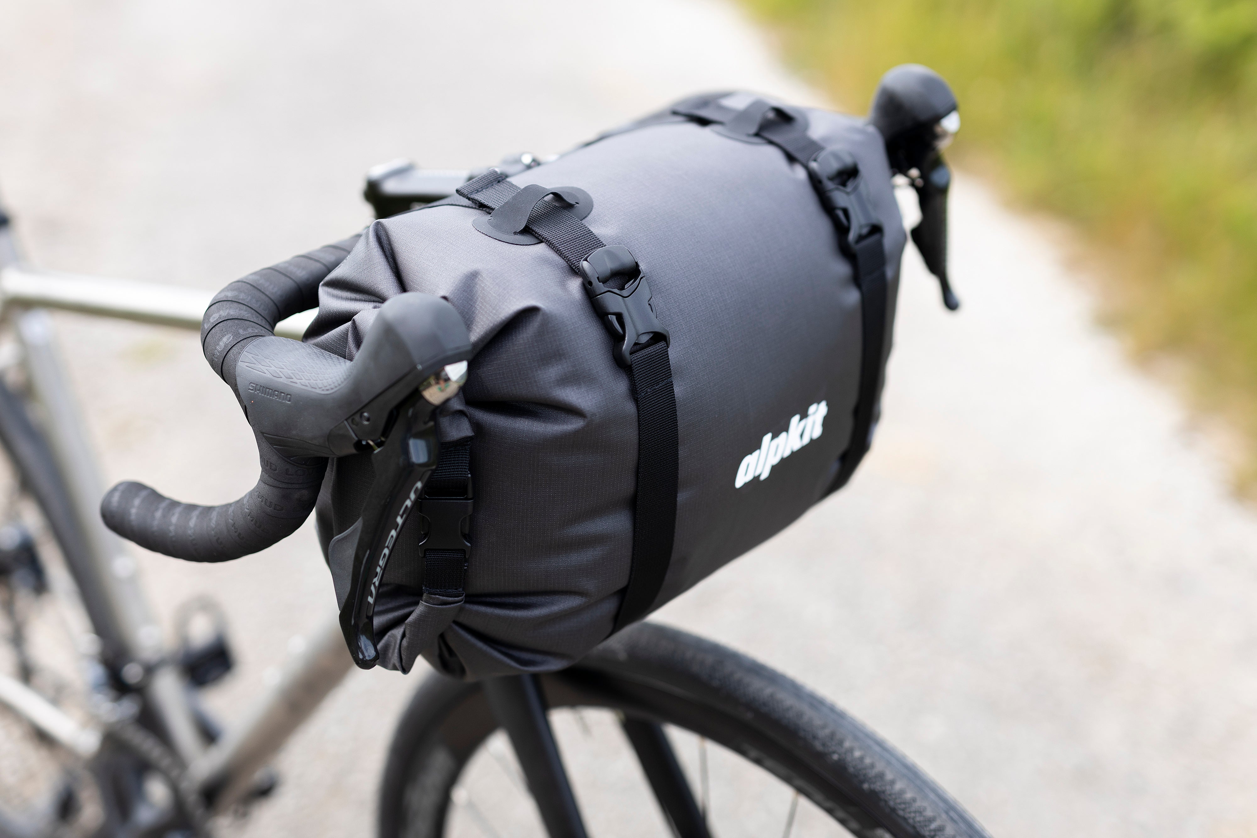 water resistant handlebar bag