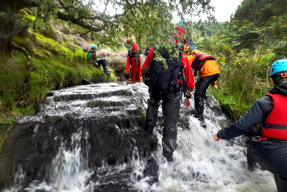 Group of kids gorge scrambing