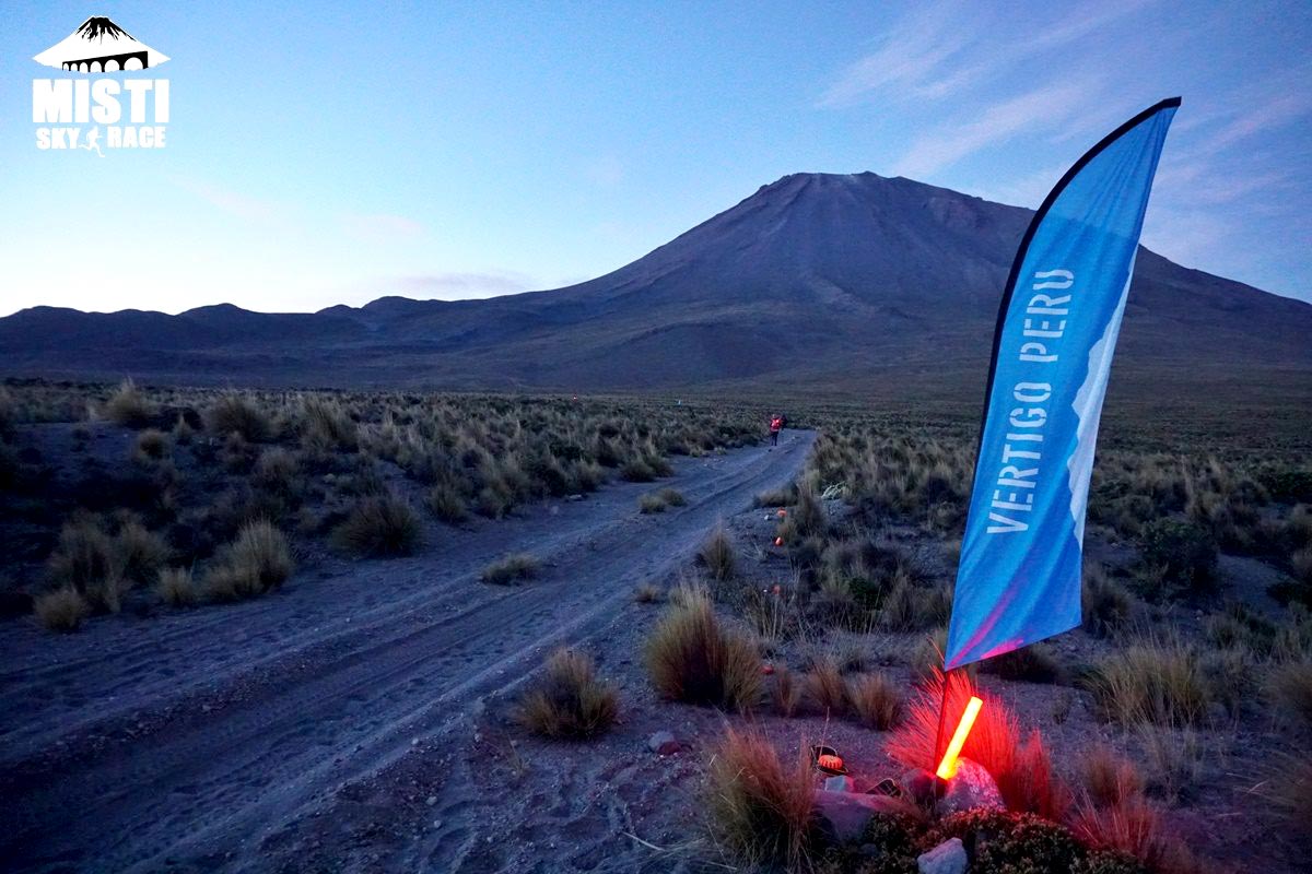 Directional flag on Misti skyrace