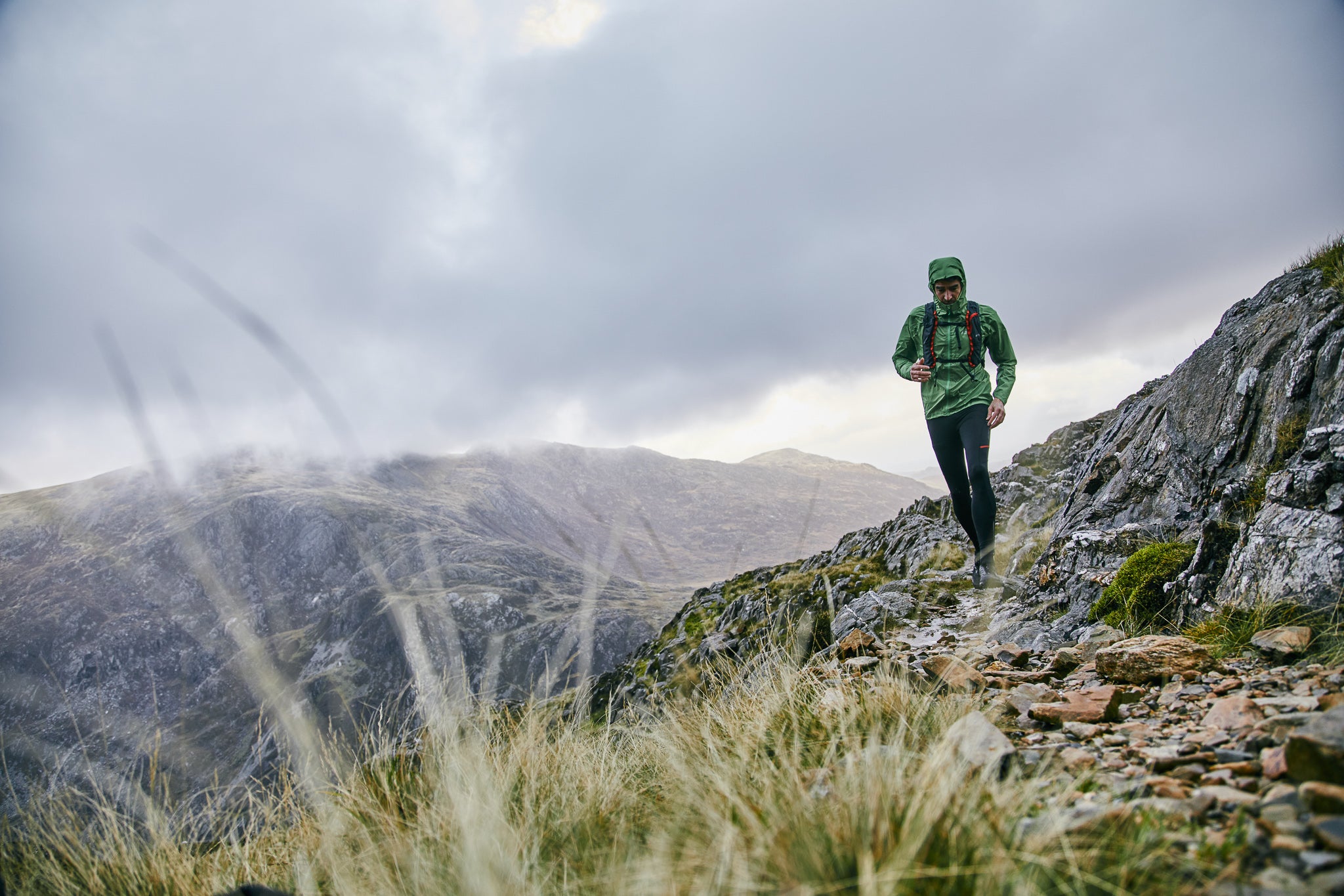 Running in the ultralight Gravitas waterproof in Snowdonia