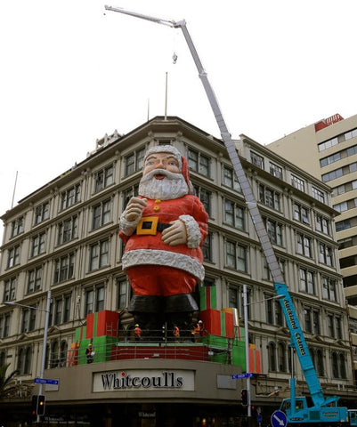 North Shore Scaffolding Project: Queen Street Santa