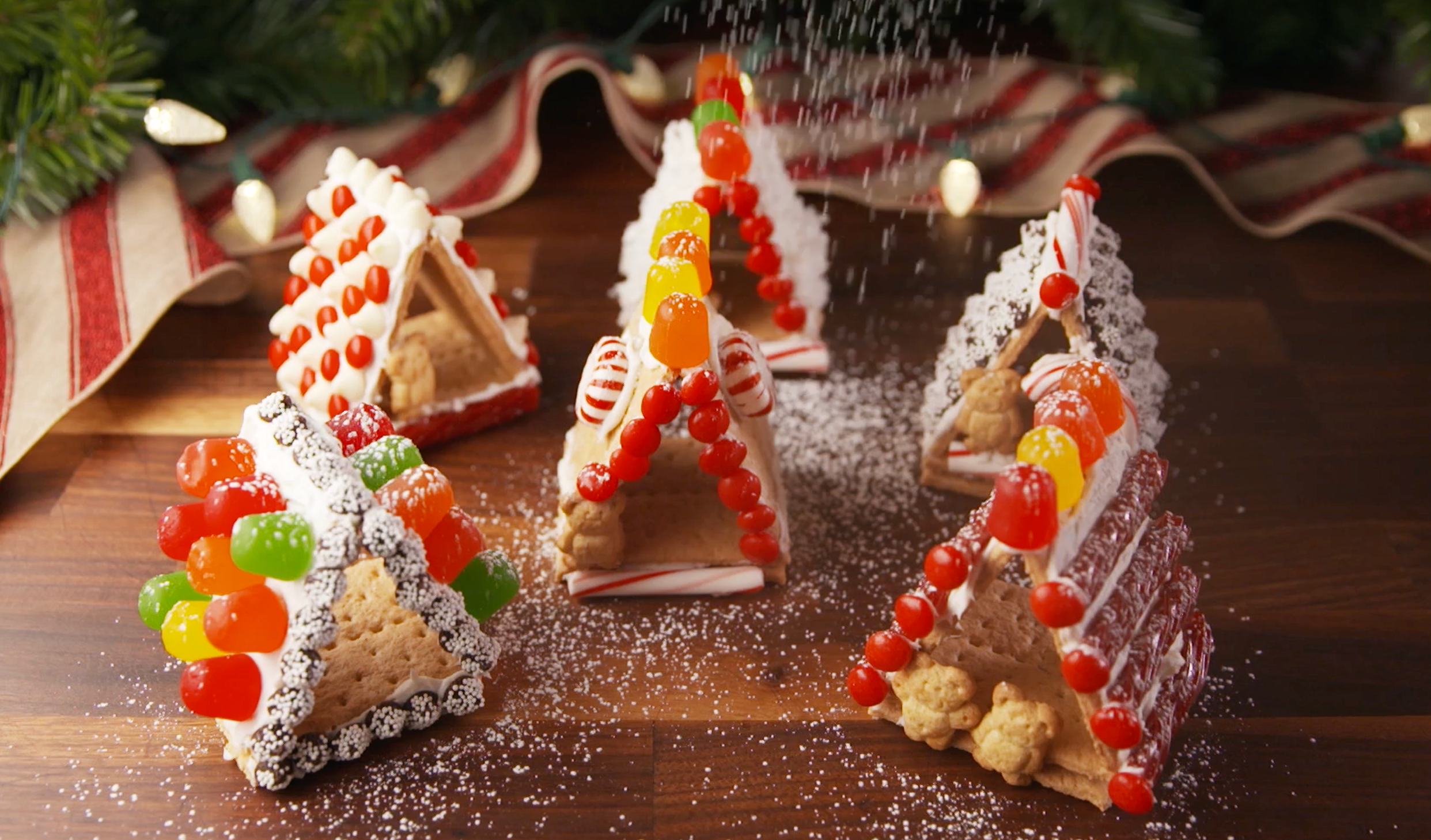 6 Mini Gingerbread Houses