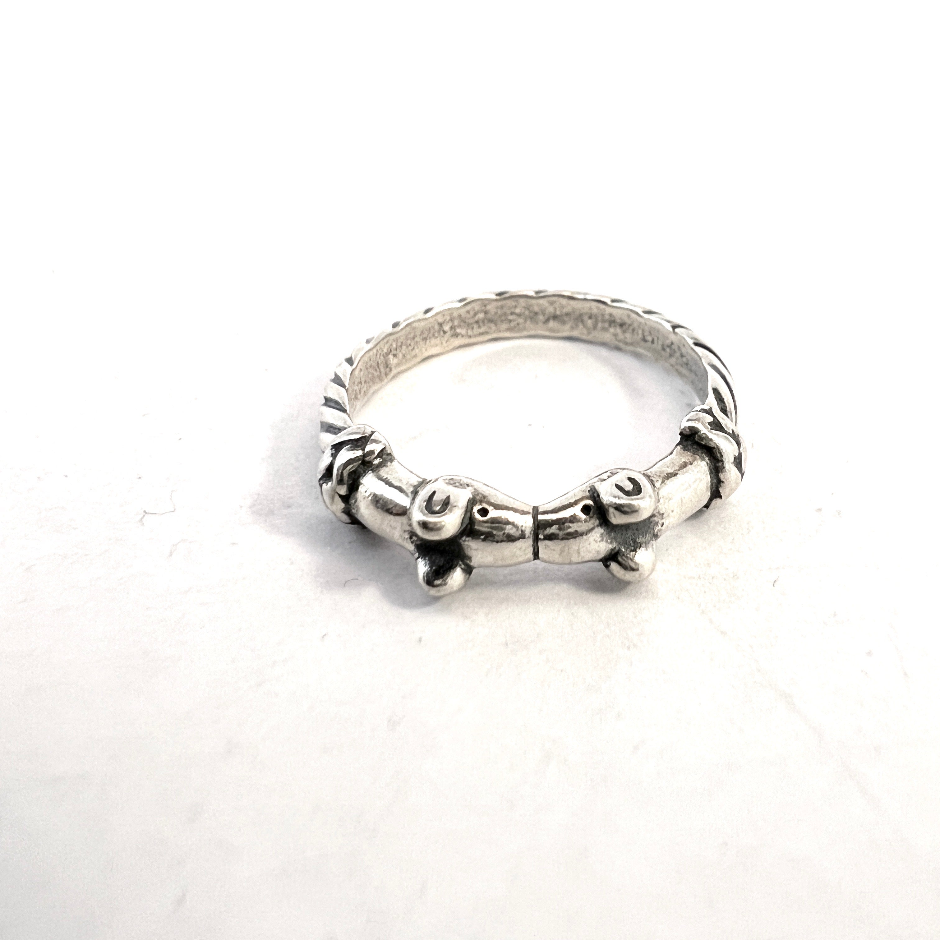 Kalevala Koru, Finland. Vintage Sterling Silver Ring. Design: Hirvenpä – T  Niklasson Gallery