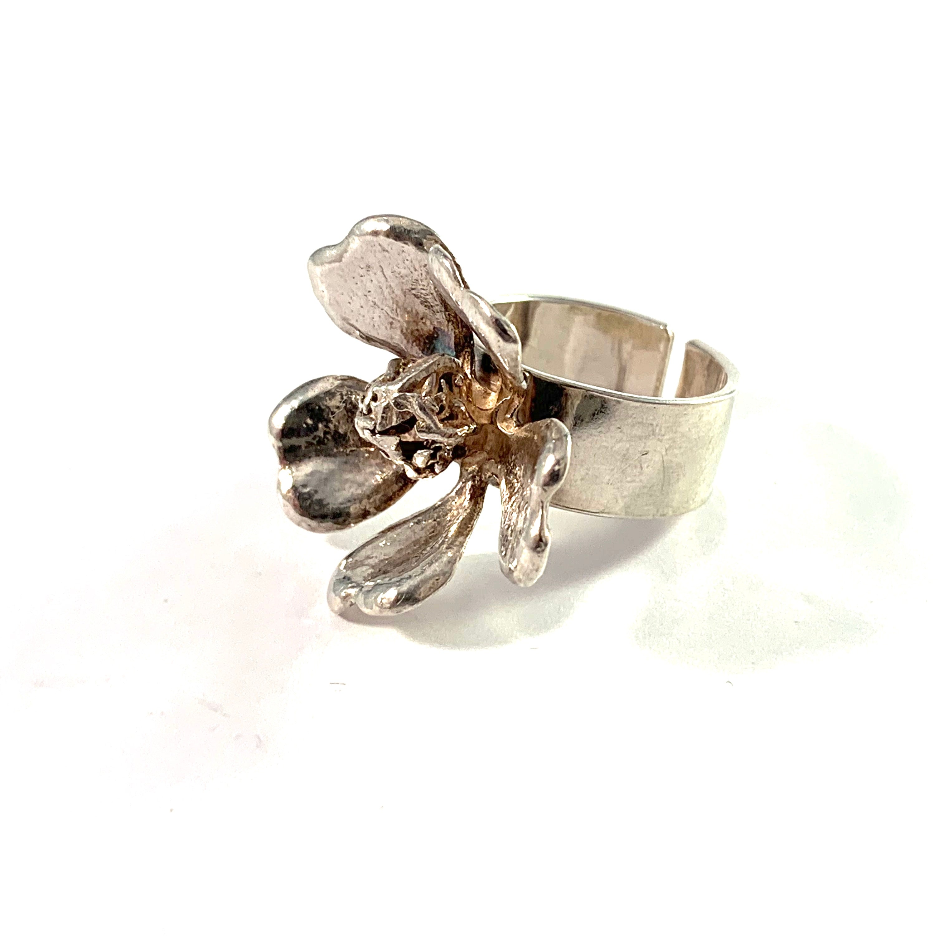 Peter von Post, Stockholm 1974. Bold Sterling Silver Flower Ring.