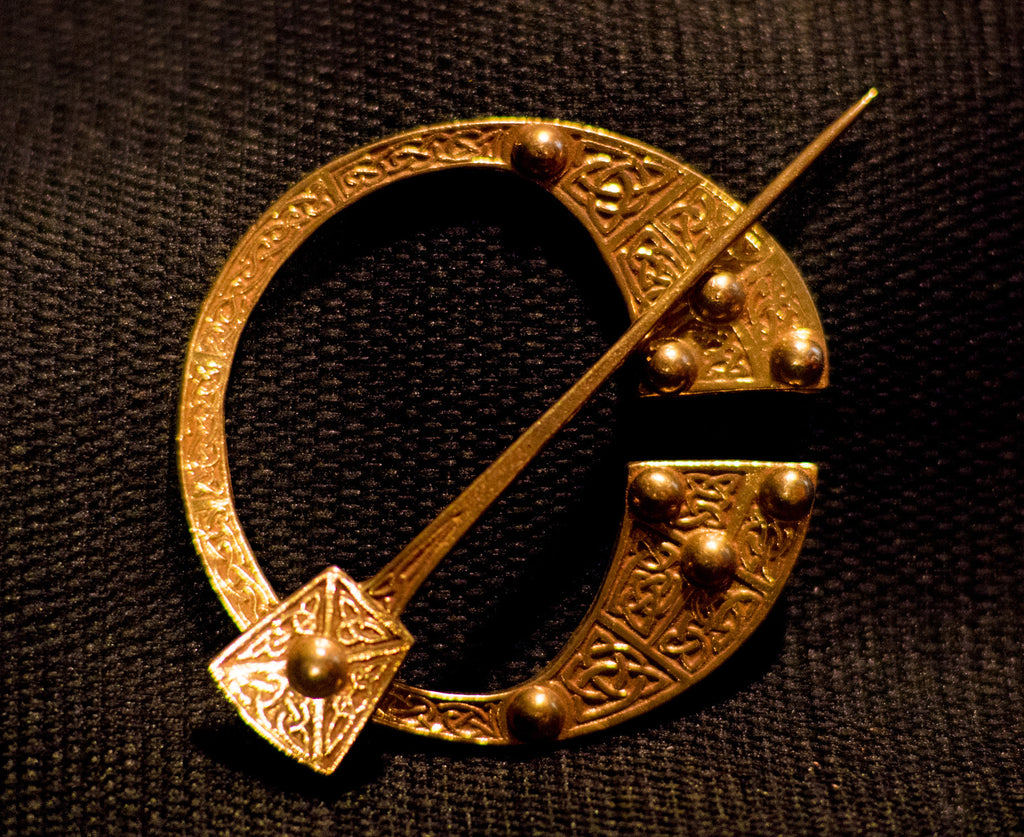 Celtic Knot - Pennanular Brooch! - R-09 | Raymond's Quiet Press