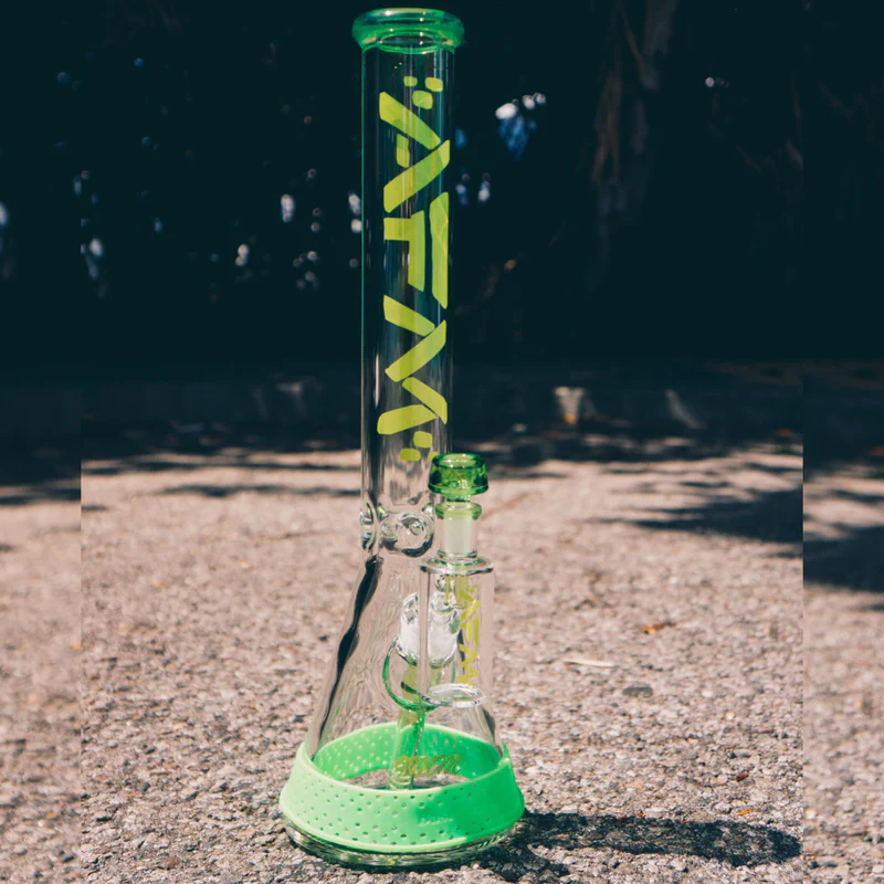 What’s the Difference Between Bubblers and Bongs?