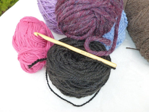 Digital Row Counter for Knitting & Crocheting – Hooks & Needles