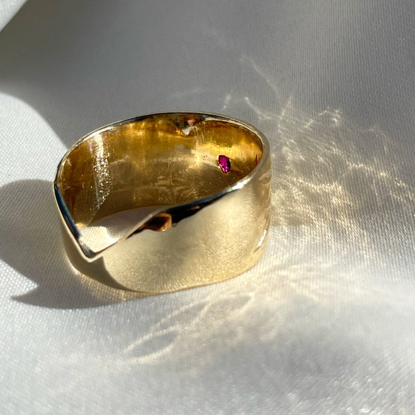 Ruby Rays Heart Ring Gold - Serpent & the Swan