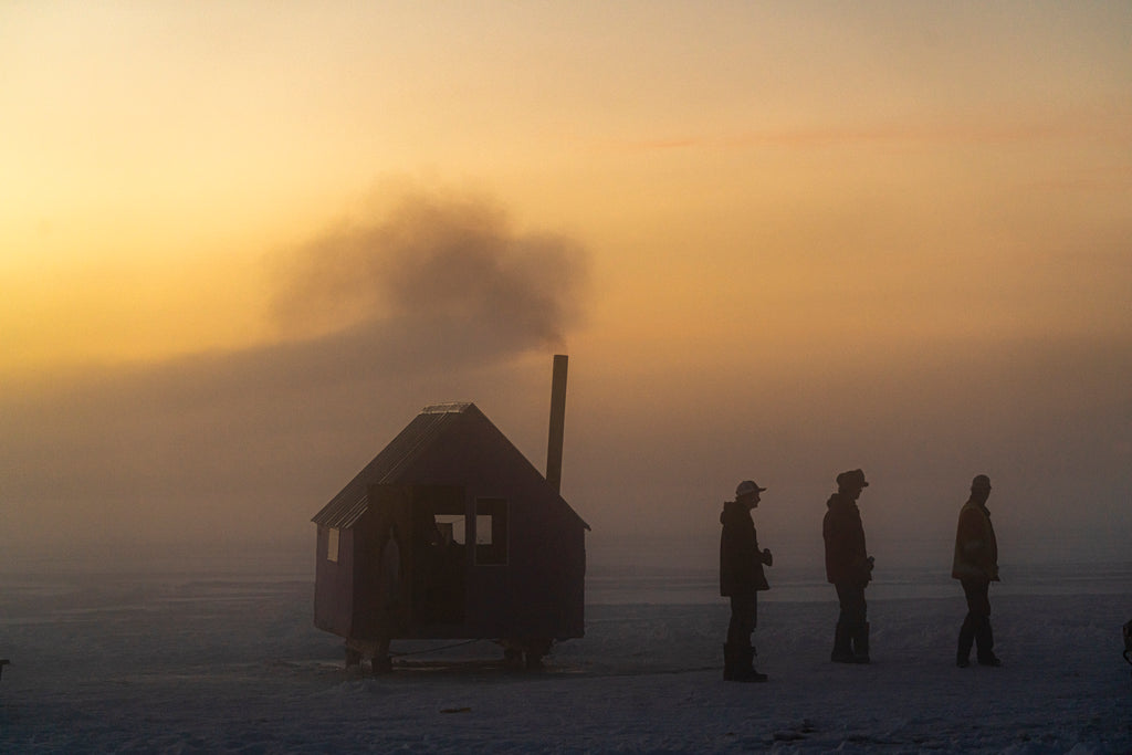 Canadian Ice hut in monring fog - Photo David Jackson