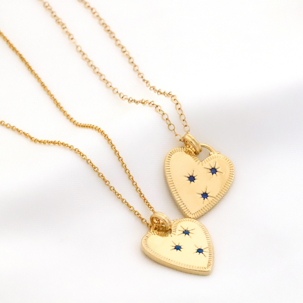 Gold pendant necklace