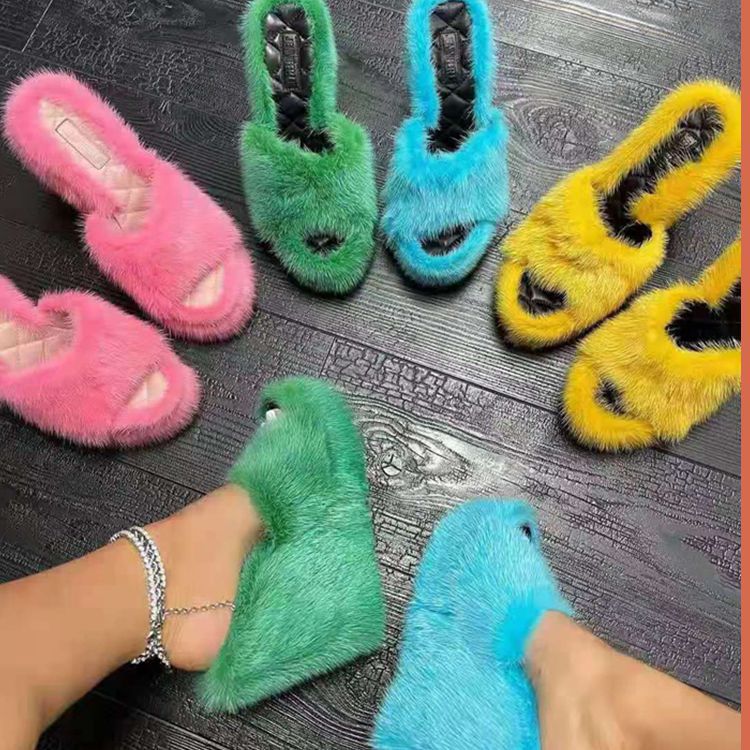 New Furry Slippers Flat Wedge Slippers European and American Fas