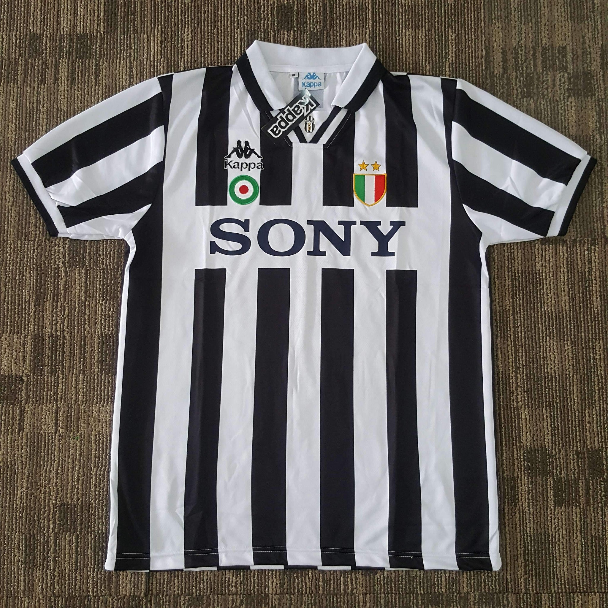 1995/96 Juventus Home Shirt 