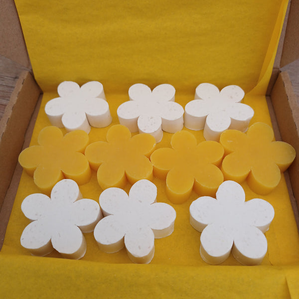 Flower Guest Soaps - Box of 10 - SLS & Paraben free - Scented Soaps Gift 1