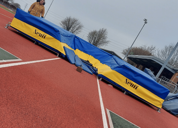 Pole Vault Information | Training with an athletics club