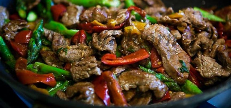 Slow-cooked Pepper Steak