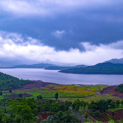 pre wedding at Mulshi - nautunkee.com