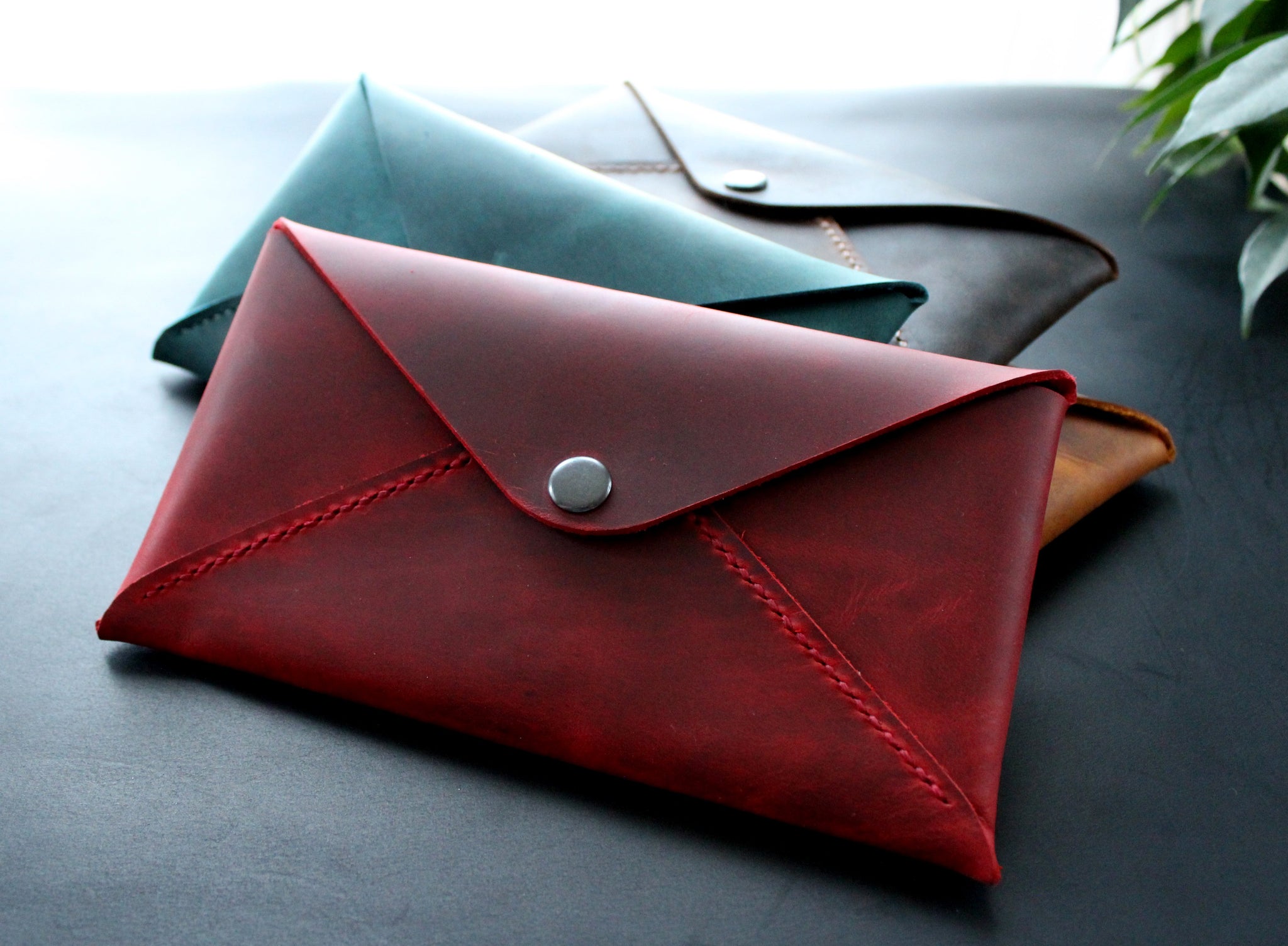 small leather envelope wallet