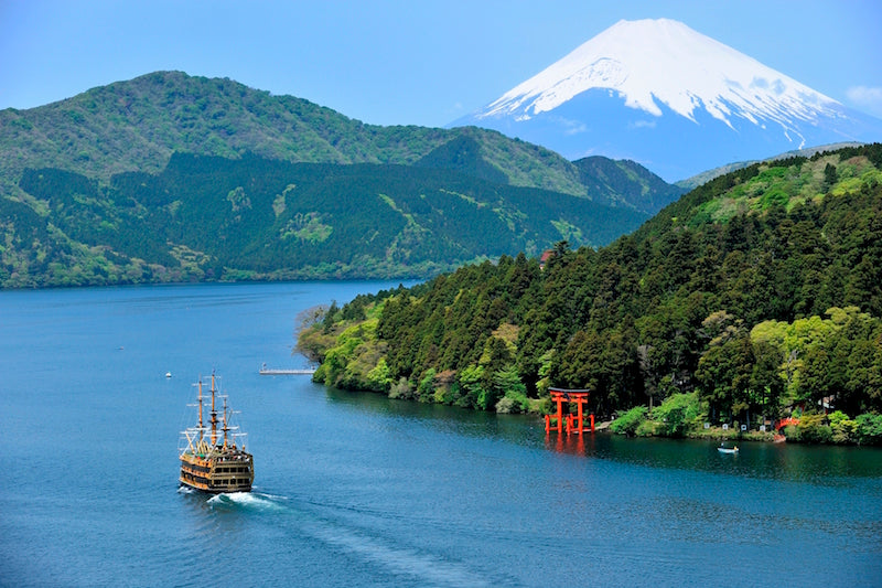 Lake Ashi & Mount Fuji via tokyoandaroundtokyo.com