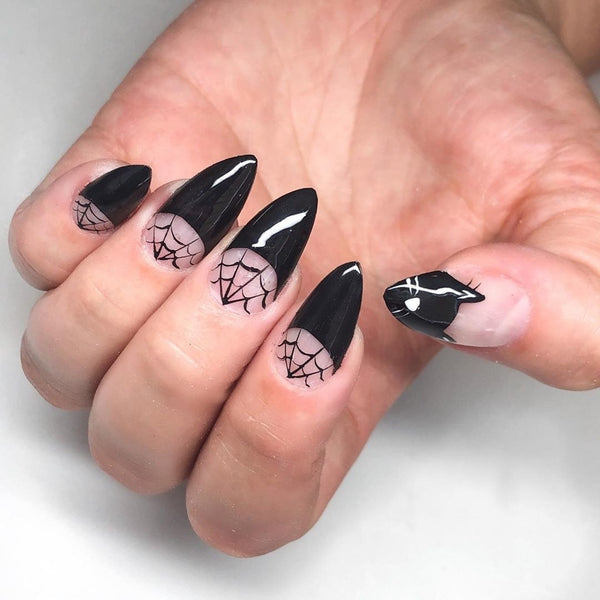 @blackheart_nails