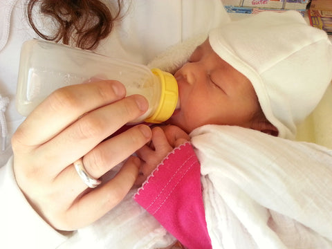 How to Bottle Feed your Baby: Paced Bottle Feeding 