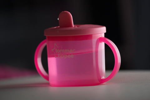 Transition From Bottle to Sippy Cup in 3 Simple Steps - WeHaveKids